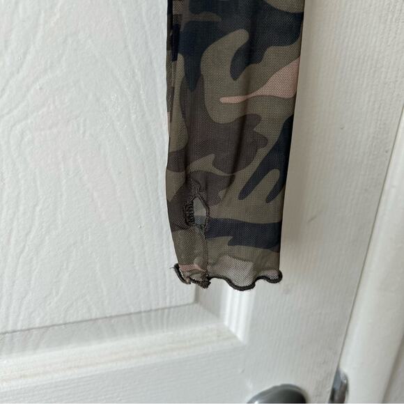 I Am Gia Suki Camo Mesh Top size small - Picture 5 of 6